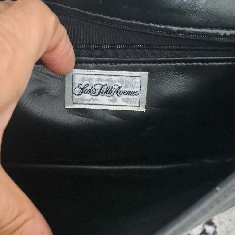 Carlos Falchi Black Croc-Embossed Crossbody Bag - Picture 5 of 11